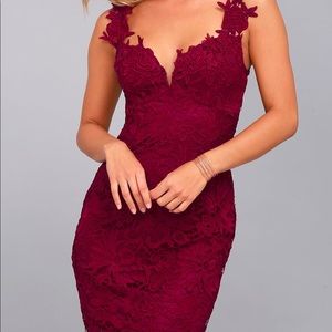 UNO, DOS, LACE BURGUNDY LACE BODYCON DRESS